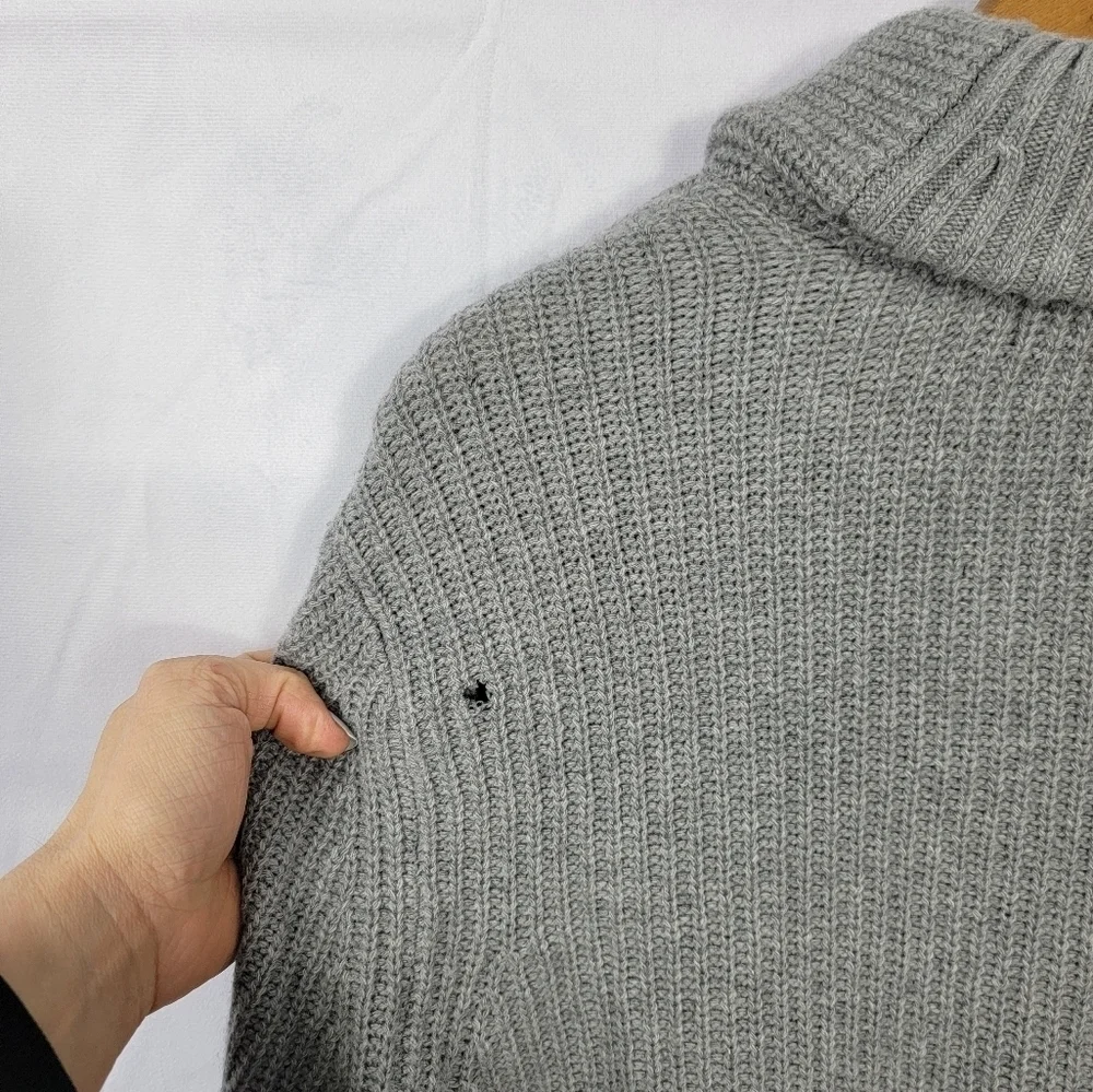 Banana Republic large Sweater
